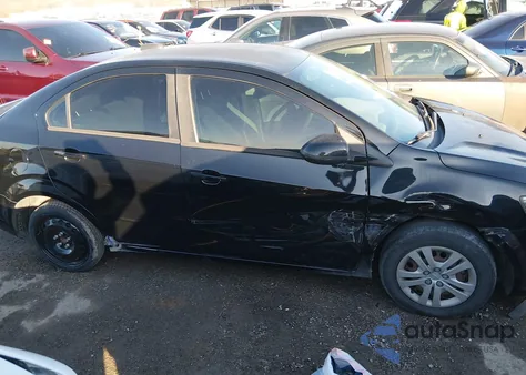 2017 Chevrolet Sonic Ls z USA, uszkodzony, nr VIN 1G1JB5SHXH4147910